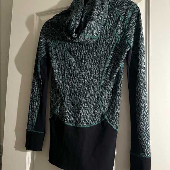 Lululemon Daily Practice Jacket
Irregular Spacebone Sea Mist Green / Black (6) - Picture 6 of 10